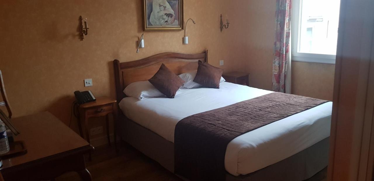 Logis Hotel - Le Relais Saint Vincent Ligny-le-Châtel Exteriör bild