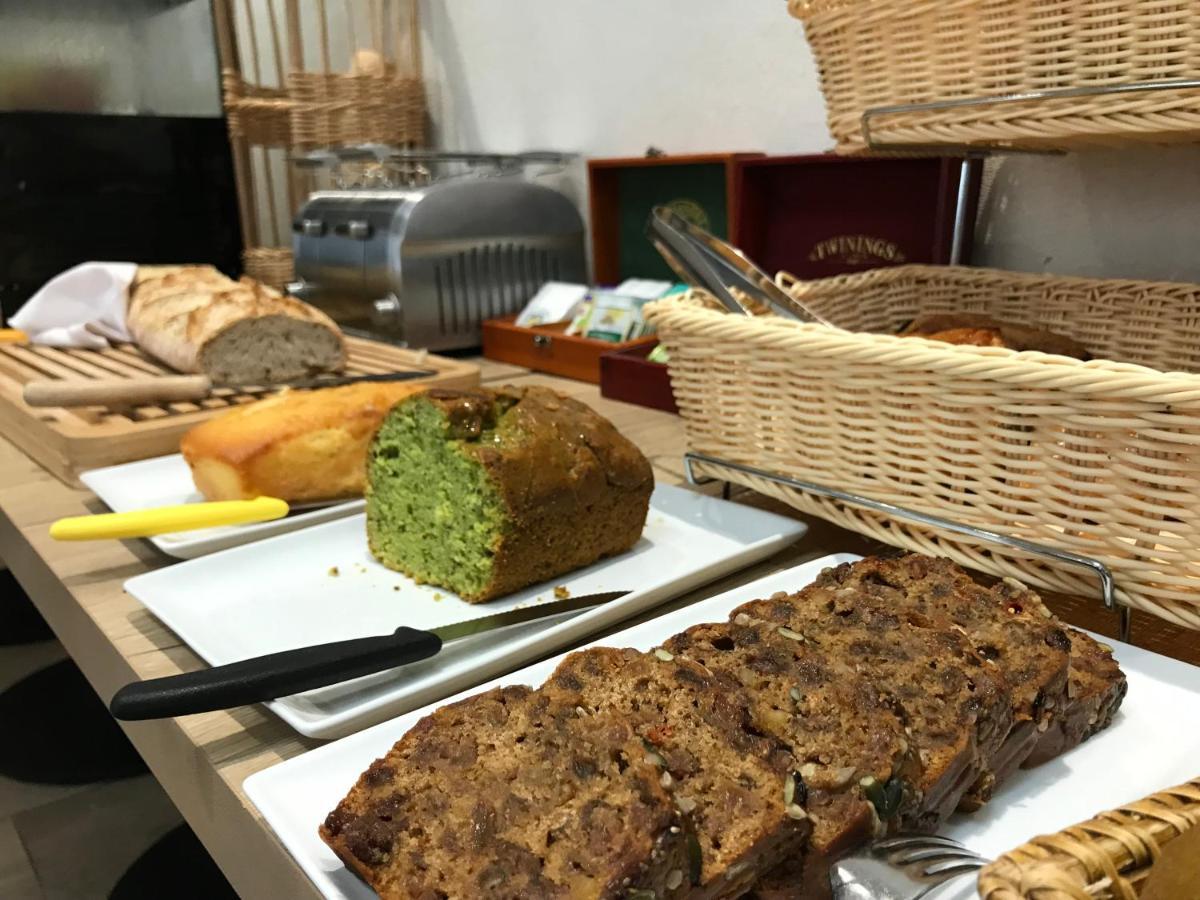 Logis Hotel - Le Relais Saint Vincent Ligny-le-Châtel Exteriör bild